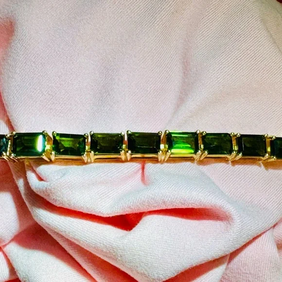 17 Carat Russian Emerald Tennis Bracelet Natural Gemstones Set Gold Tone Rhodium - Picture 2 of 7